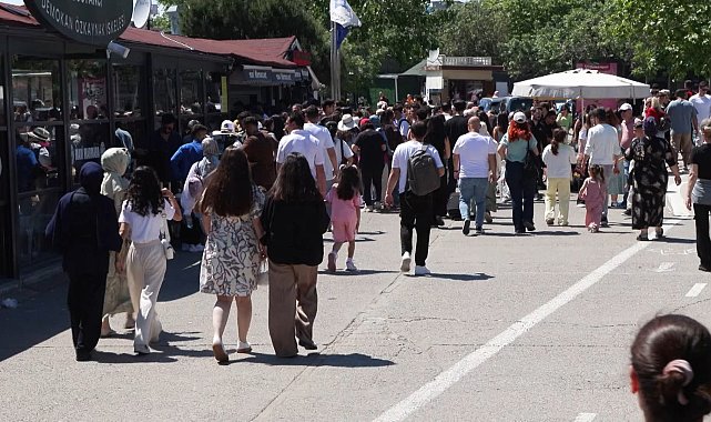 Kurban Bayramı'nı İstanbul'da geçirenler sahillere akın etti