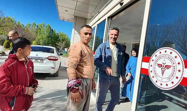 Kurban keserken bıçakla kendini yaraladı