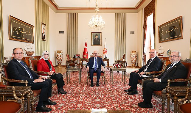 Kurtulmuş, Çocuk Hakları Alt Komisyonu üyelerini kabul etti