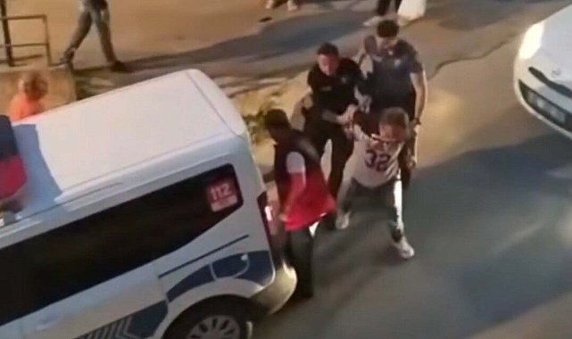 Kuşadası'nda araçlara zarar veren alkollü kişi gözaltına alındı