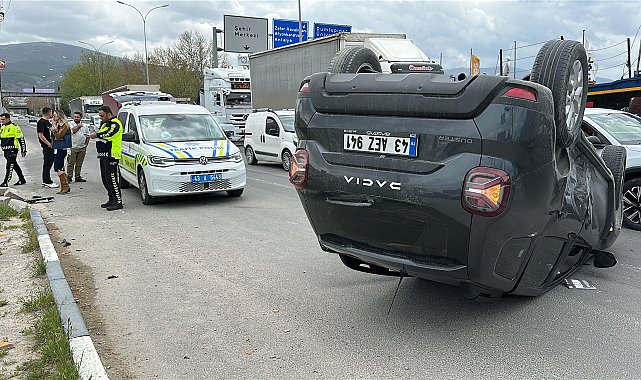 Kütahya'da zincirleme kaza; 2'si çocuk 3 yaralı