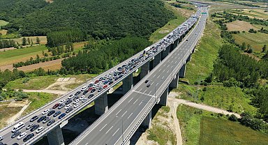 Kuzey Marmara Otoyolu'nun Kocaeli geçişinde bayram trafiği