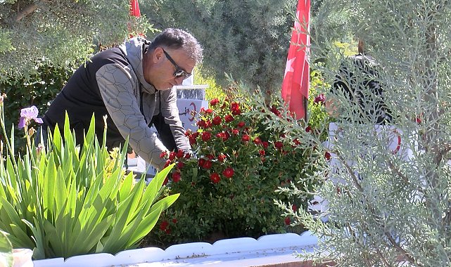 Malatya'da arife gününde mezarlıklarda ziyaretçi yoğunluğu