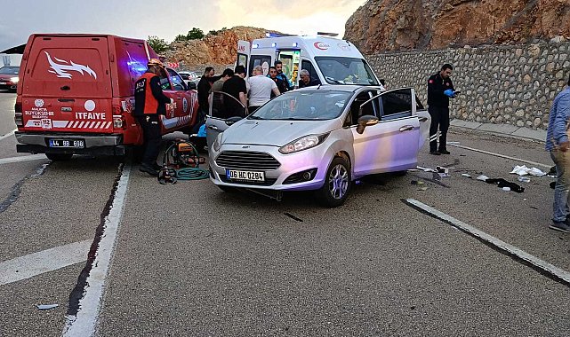 Malatya'da iki otomobil çarpıştı: 1'i çocuk 9 yaralı