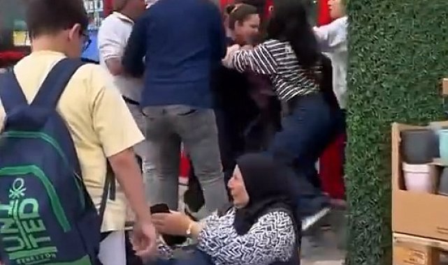 Market çalışanı ile müşterinin kavgası kamerada