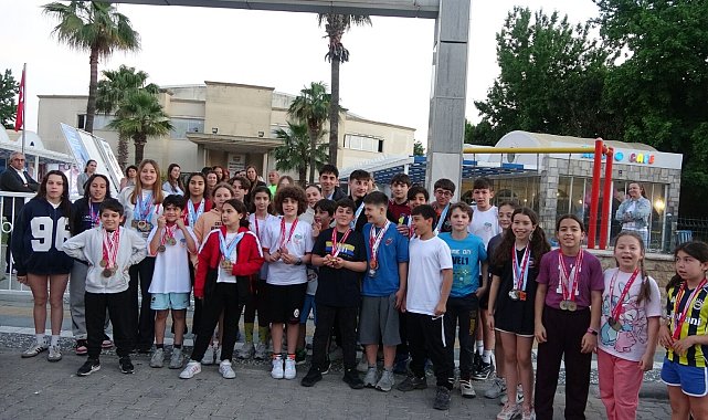 Marmarisli yüzücü çocuklar, havuzlarının yeniden açılmasını istiyor