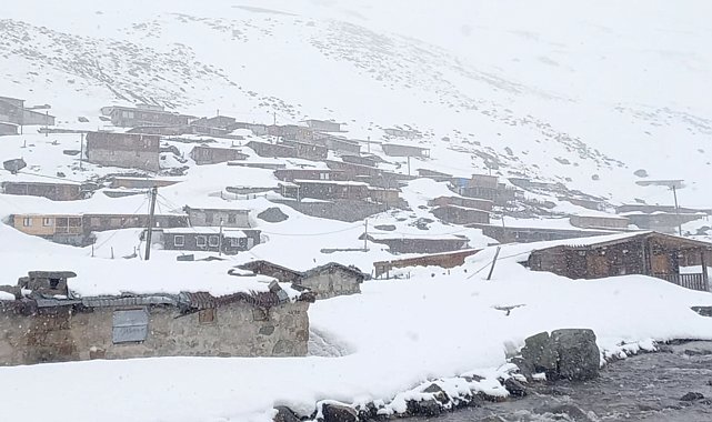 Mayıs ayında Rize'nin yükseklerinde kar yağışı
