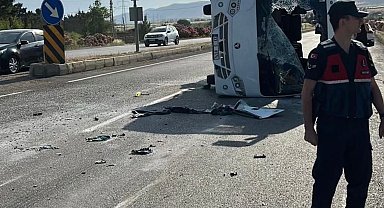 Mersin'de Rus öğrencileri taşıyan servis midibüsü devrildi: 17 yaralı