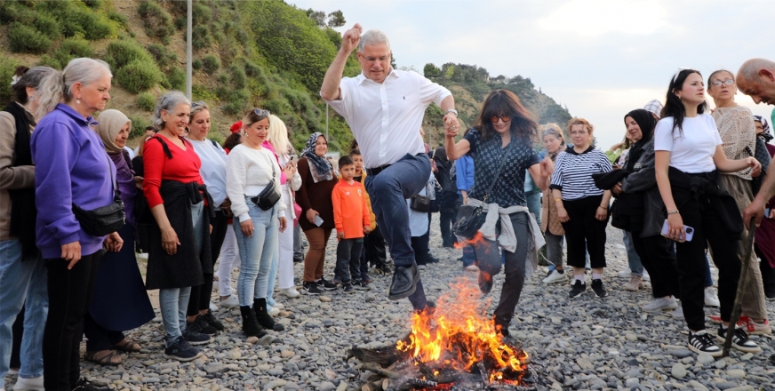 MUDANYA’DA BAHARIN GELİŞİ COŞKUYLA KUTLANDI