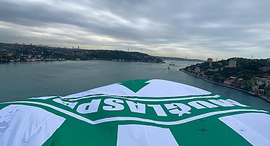 Muğlaspor'un bayrağı İstanbul Boğazı'nda dalgalandı
