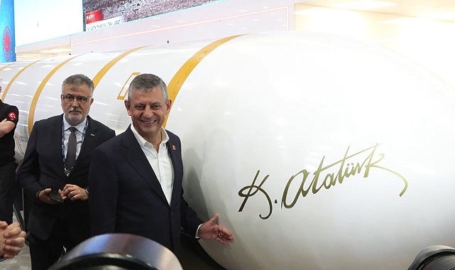 Özgür Özel, SAHA EXPO 2026'yı ziyaret etti