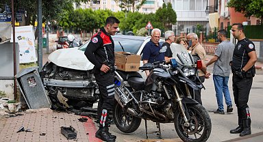 Polis motosikletiyle otomobil çarpıştı: 3 yaralı