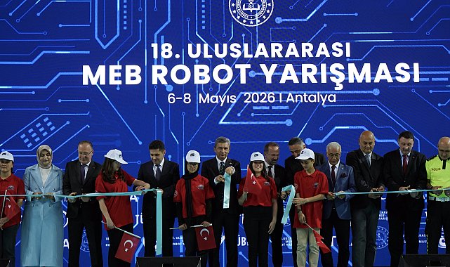 Robotlar, Antalya'da yarışıyor; 11 bin 200 katılımcı, 3 bin 600 robot sahnede