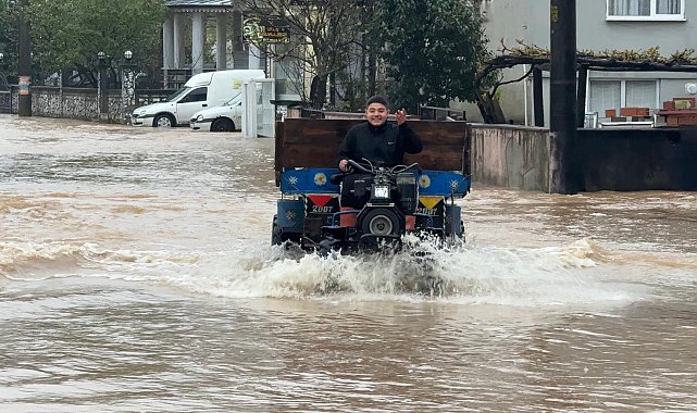 Sakarya'da sağanak; dere taştı, mahalleyi su bastı