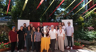 Şampiyonluk kupası bayramda Galatasaraylılar Yurdu'nda buluştu