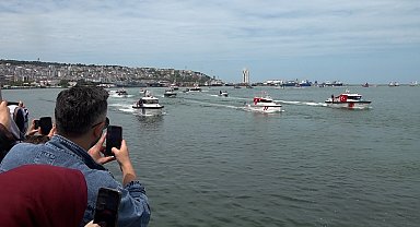 Samsun'da 19 Mayıs'a özel deniz geçit töreni ilgiyle izlendi