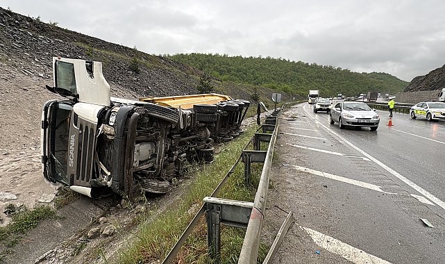 Samsun'da iki TIR çarpıştı: 2 yaralı