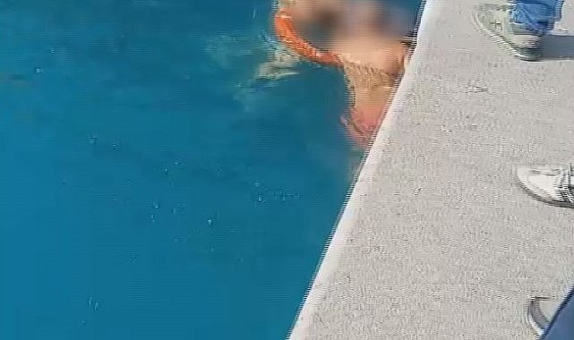 Sarıyer'de denizde baygınlık geçiren kadının kurtarılma anı kamerada