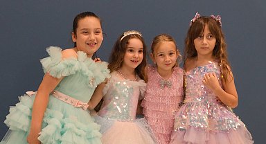 Sihirli Annem oyuncuları seyirciyle buluştu