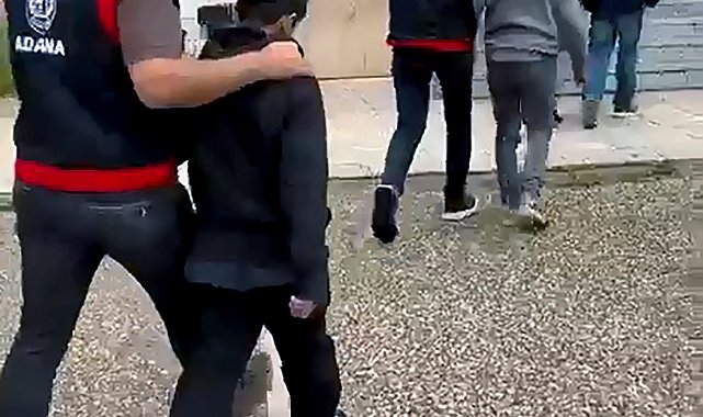 Sokakta evsizi yumruklayan çocuğa ev hapsi cezası