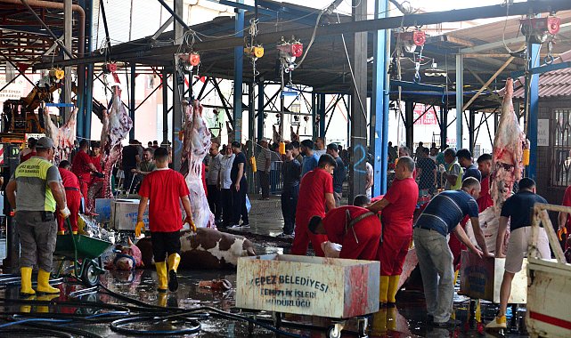 Sokakta kurban kesip, atıklarını gömenlere 29 bin 529 lira ceza