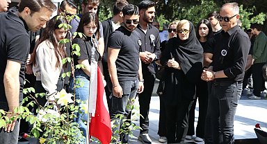 Soma'daki maden şehitleri dualarla anıldı