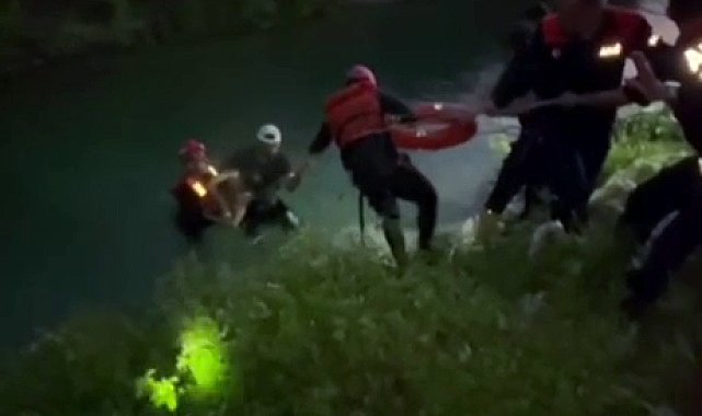 Sulama kanalına düşen genç, itfaiye görevlisinin kalp masajıyla hayata döndürüldü