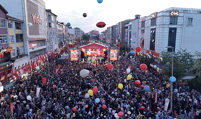 Sultanbeyli'de kanseri yenen Zeyd için gökyüzüne balon bırakıldı