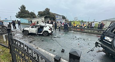 Takla atan cip, karşı şeritteki başka bir cipin üzerine düştü: 1 ölü, 7 yaralı