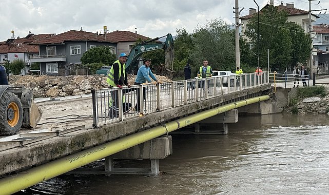 Taşkın riskine karşı Turhal'da köprüler sökülüyor