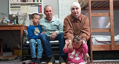 Tatar ailenin engelli 2 çocuğu, ikamet sorunu nedeniyle 3 yıldır okula gidemiyor