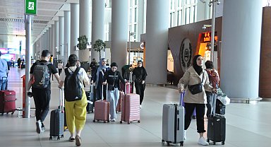 Tatilcilerin dönüşü başladı; İstanbul'daki havalimanlarında 2 bin 470'in üzerinde uçuş bekleniyor