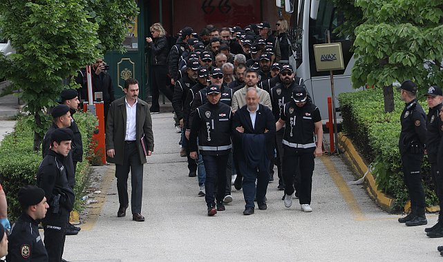Tepebaşı Belediyesi'ne yolsuzluk operasyonu şüphelileri adliyede