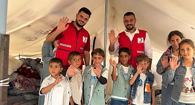 Türk Kızılay'dan Gazzeli çocuklara bayramlık kıyafet yardımı