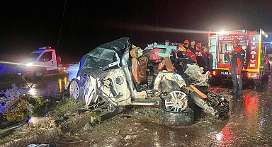 Uşak'ta zincirleme trafik kazasında 4 kişi hayatını kaybetti