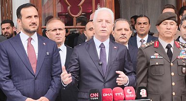 Vali Gül fethin 573'üncü yıl dönümünde Fatih Sultan Mehmet'in türbesini ziyaret etti