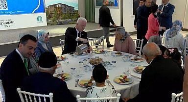 Vali Gül'den Darülaceze'ye bayram ziyareti