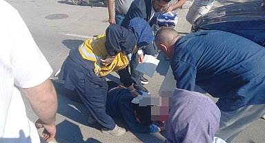112 çalışanı mesai sonrası evine giderken kazayı görüp, yaralıya müdahale etti