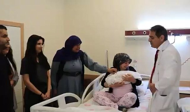 13 yıl sonra çocuk sahibi olan aile, bebeklerine doktorun adını verdi
