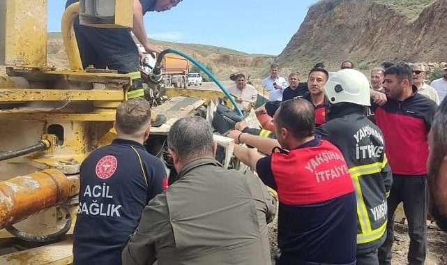 15 metre yükseklikten yuvarlanan kepçede sıkışan operatör, ağır yaralandı