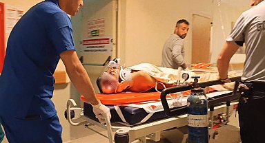 3 katlı inşaatta harç dökerken başına demir isabet eden işçi, ağır yaralandı