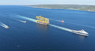 350 metrelik sondaj platform iskelesi Çanakkale Boğazı'nda