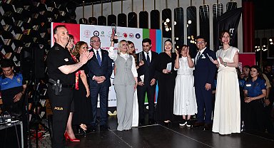 Adana'da Azerbaycan Milli Kurtuluş Günü'nde etkinliğinde 'Eski Bavullar' filminin gösterimi yapıldı
