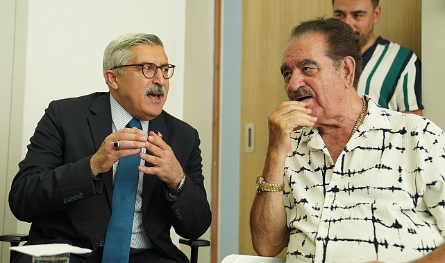 AK Parti'li Yayman, hastanede tedavi gören Tatlıses'i ziyaret etti