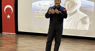 Alper Gezeravcı, Zonguldak ve Karabük'te liselilerle deneyimlerini paylaştı
