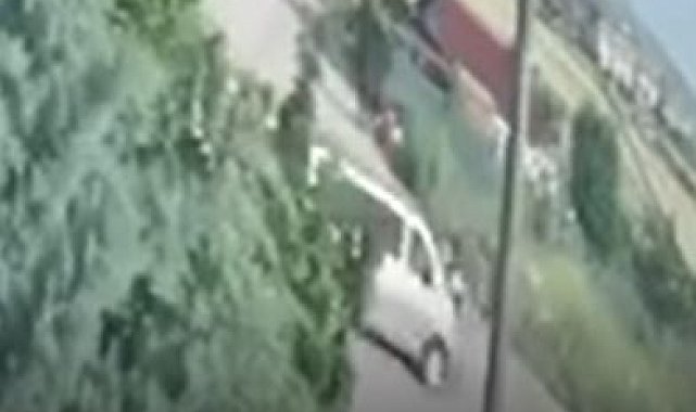 Ankara'da skuter ile giderken hafif ticari aracın çarptığı çocuk öldü, kaza anı kamerada
