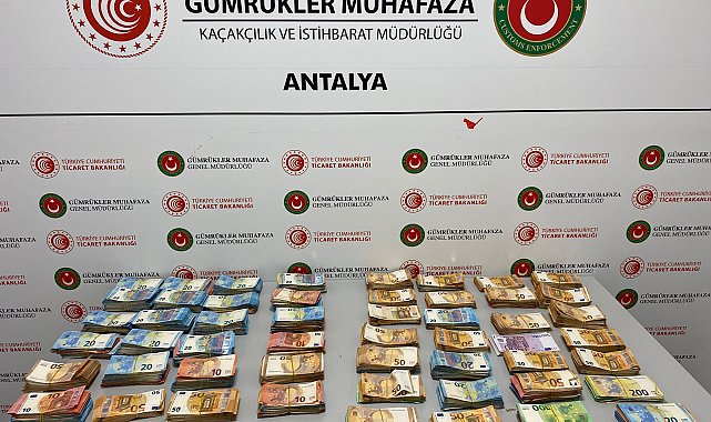 Antalya Havalimanı'nda bebek bezleri içine gizlenmiş 381 bin 750 avro ele geçirildi