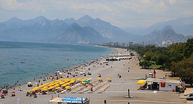 Antalya'da hissedilen sıcaklık 47 dereceye ulaştı