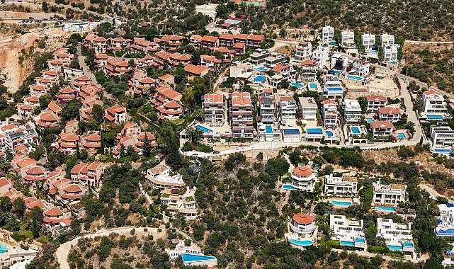 Antalya'daki lüks villalarda tatilin bedeli 50 bin ile 500 bin lira arasında