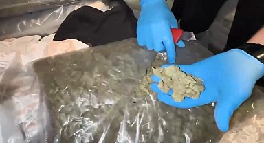 Arnavutköy ve Zeytinburnu'nda operasyon: 198 kilogram uyuşturucu ele geçirildi; 5 gözaltı